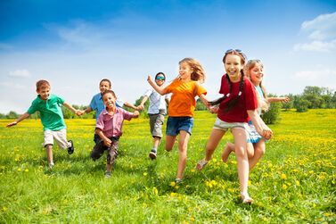 Spielende Kinder